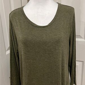 Jane and Delancey Green Long Sleeve Relaxed Tee